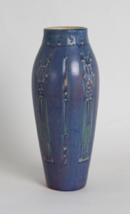 Image of Vase with Espanol Design